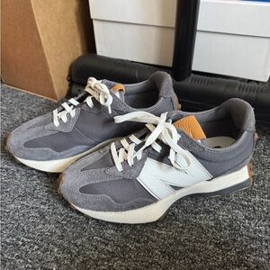 New Balance 327 Gray sneakers size 6